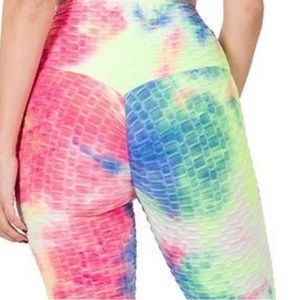 Tie dye honeycomb biker shorts with back scrunchie